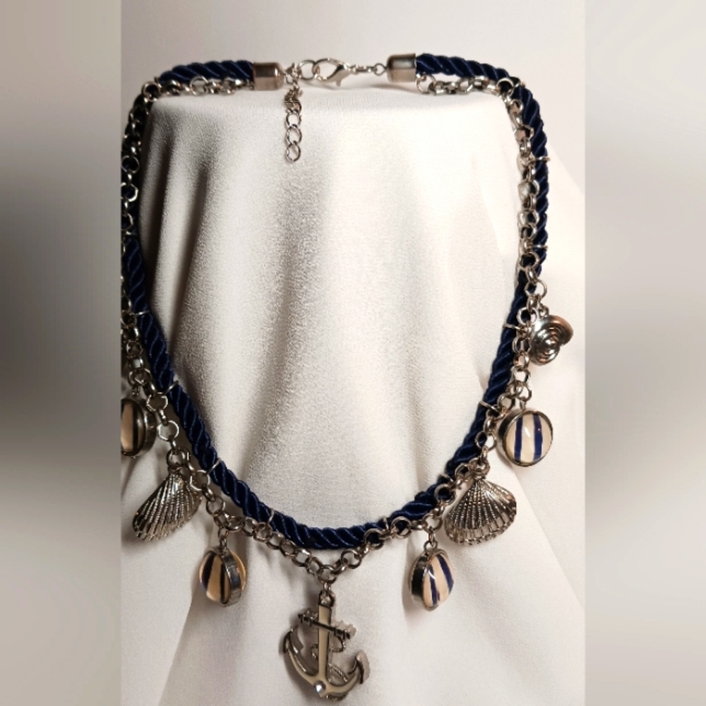 Nautical necklace, 9.5" long